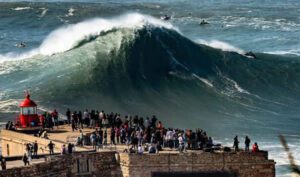 La Meilleure Période pour Voir les Vagues Géantes à Nazaré