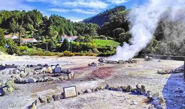 Fumarolas de Furnas, actividad volcánica en las Azores