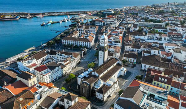 Tipping and Car Rentals in the Azores: A Practical Guide for Travelers